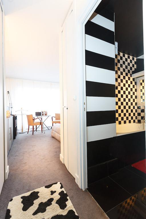 Junior Tour Eiffel Bed & Breakfast 4*