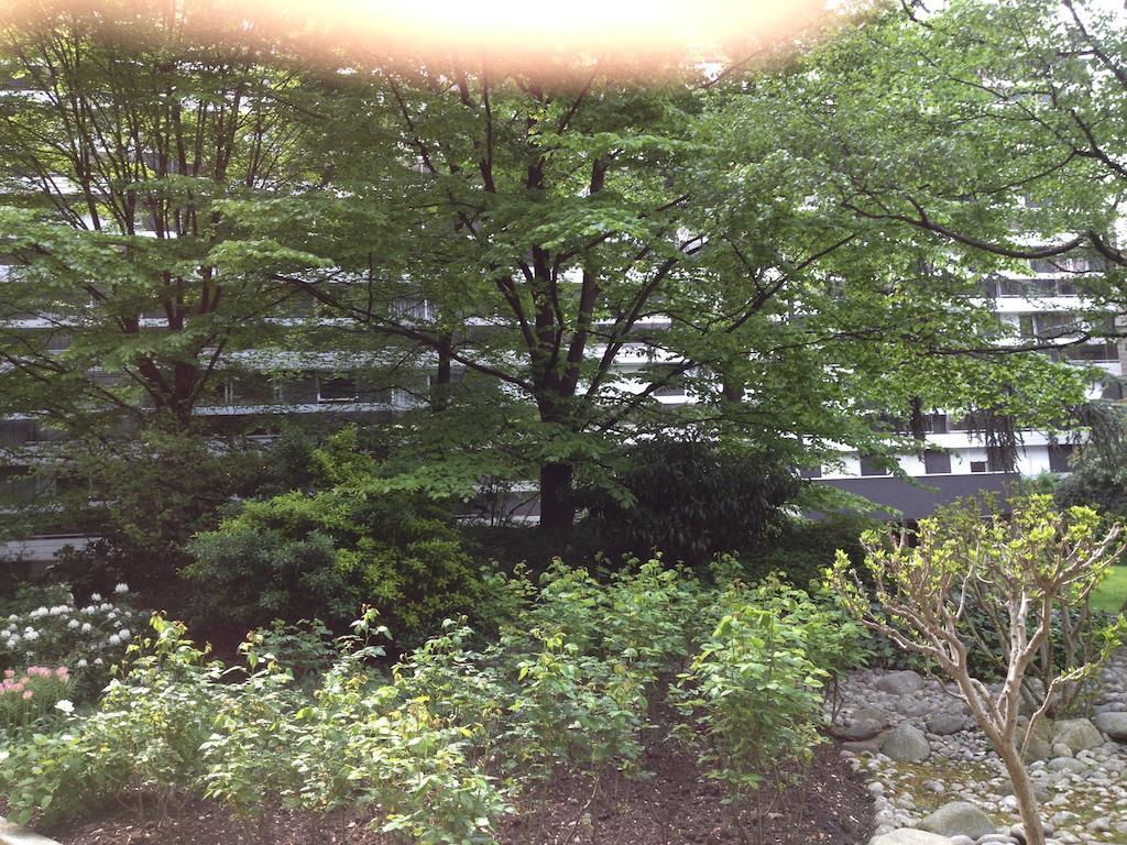 Junior Tour Eiffel Bed & Breakfast 4*